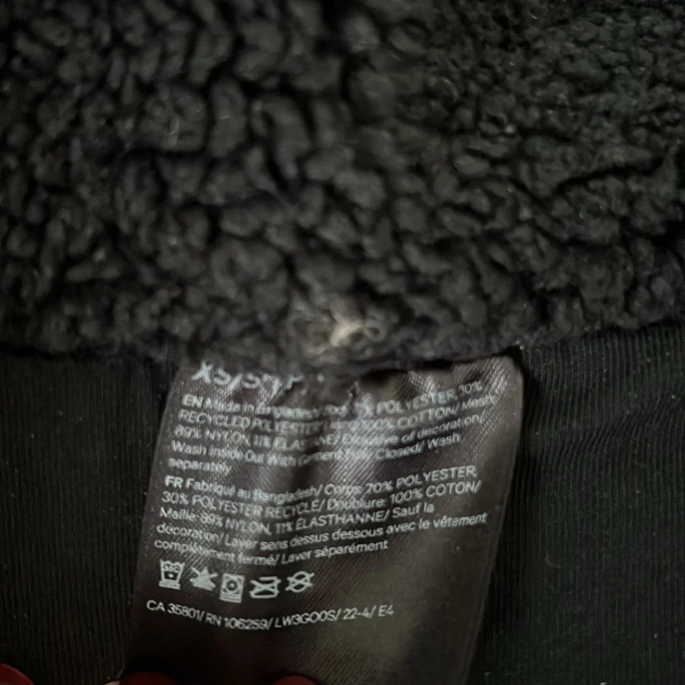 Lululemon Sherpa quarter zip pull over - size XS/S - Picture 2 of 3